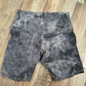 Lululemon Grey Align High Rise 6” Size 8 Women’s Bike Shorts Tie Dye